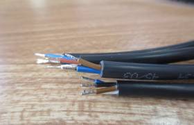 M12 connector and cables