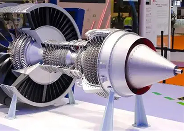 Jet engine model in a test hall